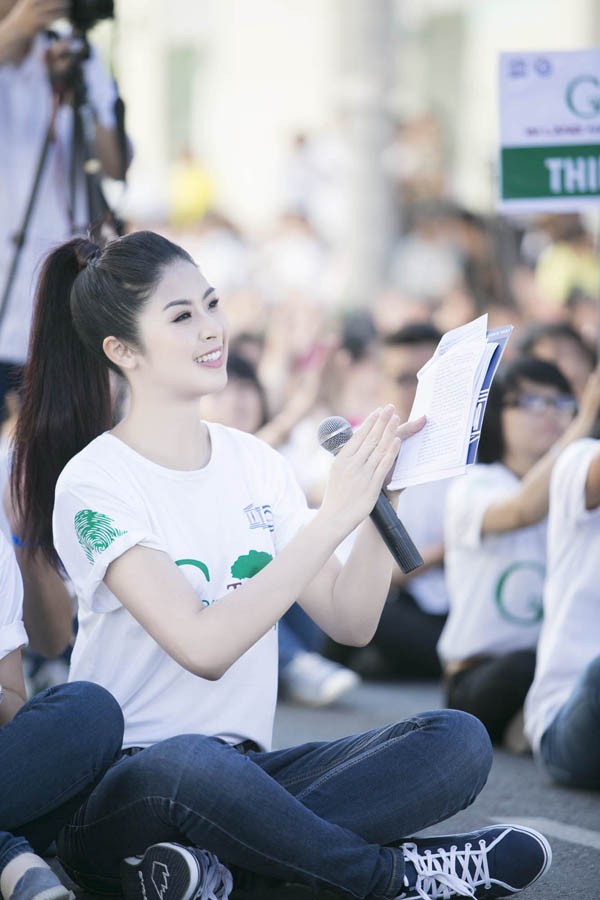 Ngọc Hân tươi tắn hưởng ứng Giờ Trái đất 2014 - ảnh 7